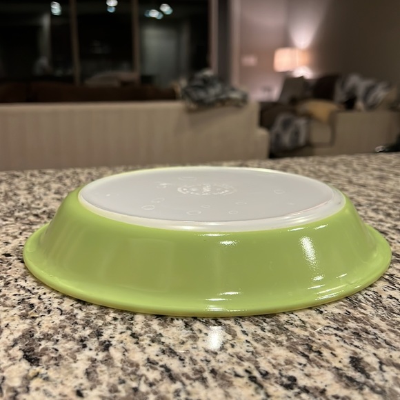 Green Pyrex Pie Dish - Picture 7 of 7